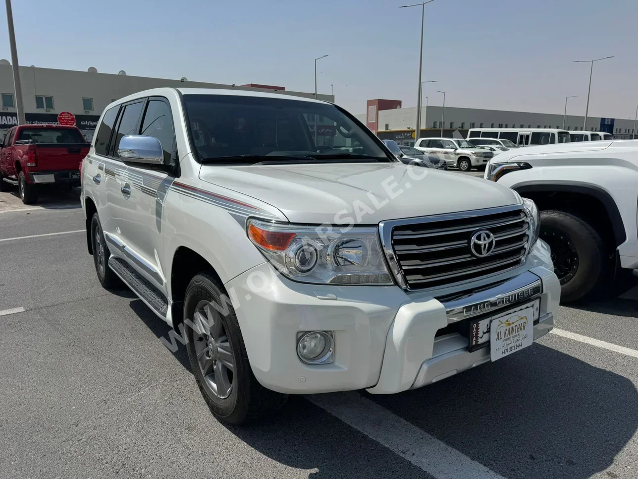 تويوتا  لاند كروزر  جي اكس ار  2015  اوتوماتيك  181,000 كم  8 سلندر  دفع رباعي  اس يو في  أبيض