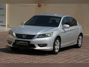 Honda  Accord  2013  Automatic  221,000 Km  4 Cylinder  Rear Wheel Drive (RWD)  Sedan  Silver