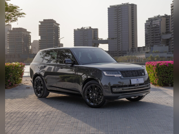 لاند روفر  رنج روفر فوج  6 سلندر  إس يو في 2 في 4  رمادي  2025