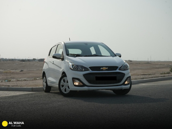 Chevrolet  Spark  2020  Automatic  95,000 Km  4 Cylinder  Front Wheel Drive (FWD)  Hatchback  White