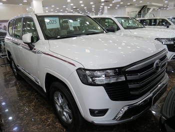 تويوتا  لاند كروزر  جي اكس ار  2025  اوتوماتيك  0 كم  6 سلندر  دفع رباعي  اس يو في  أبيض  تحت الضمان