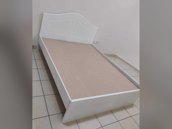 Beds - Queen  - White  - Mattress Included