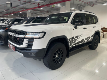 تويوتا  لاند كروزر  جي ار سبورت توين تيربو  2023  اوتوماتيك  70,000 كم  6 سلندر  دفع رباعي  اس يو في  أبيض  تحت الضمان