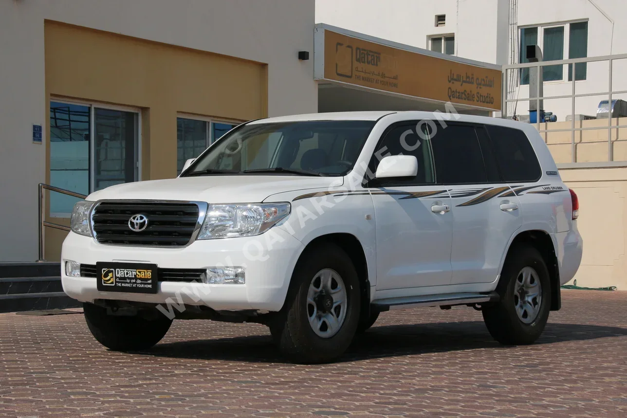 تويوتا  لاند كروزر  جي  2008  عادي  300,000 كم  6 سلندر  دفع رباعي  اس يو في  أبيض