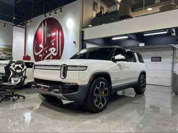 Rivian  R1 S  2023  Automatic  17,000 Km  0 Cylinder  Four Wheel Drive (4WD)  SUV  White