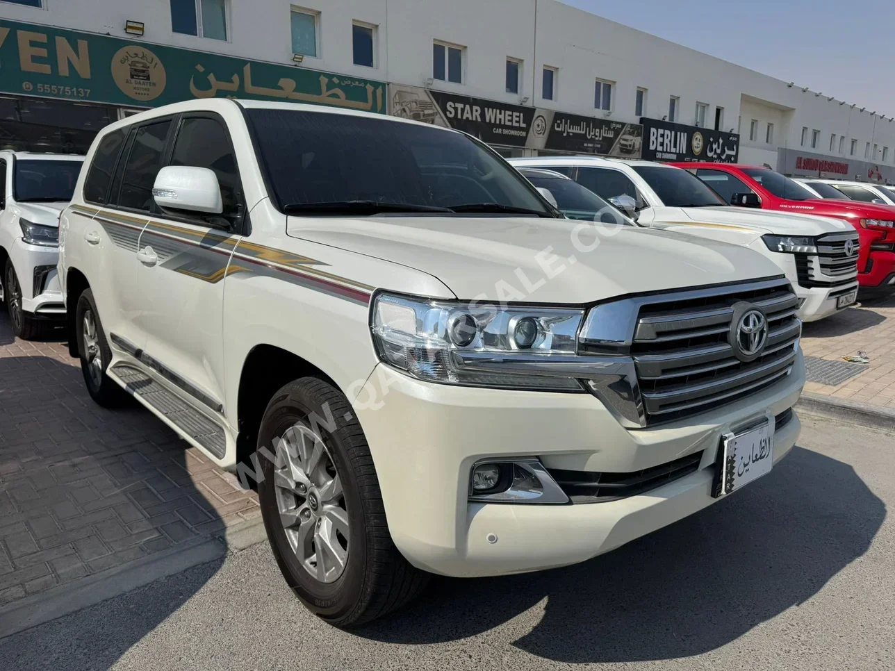 تويوتا  لاند كروزر  جي اكس ار  2016  اوتوماتيك  333,000 كم  8 سلندر  دفع رباعي  اس يو في  أبيض