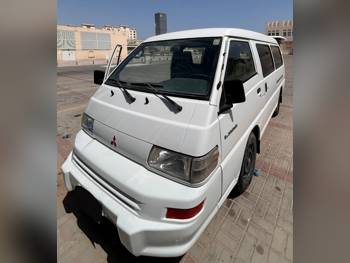 Mitsubishi  L300  2013  Manual  270,000 Km  4 Cylinder  Van / Bus  White
