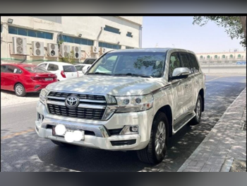 Toyota  Land Cruiser  GXR  2021  Automatic  145,000 Km  6 Cylinder  Four Wheel Drive (4WD)  SUV  White