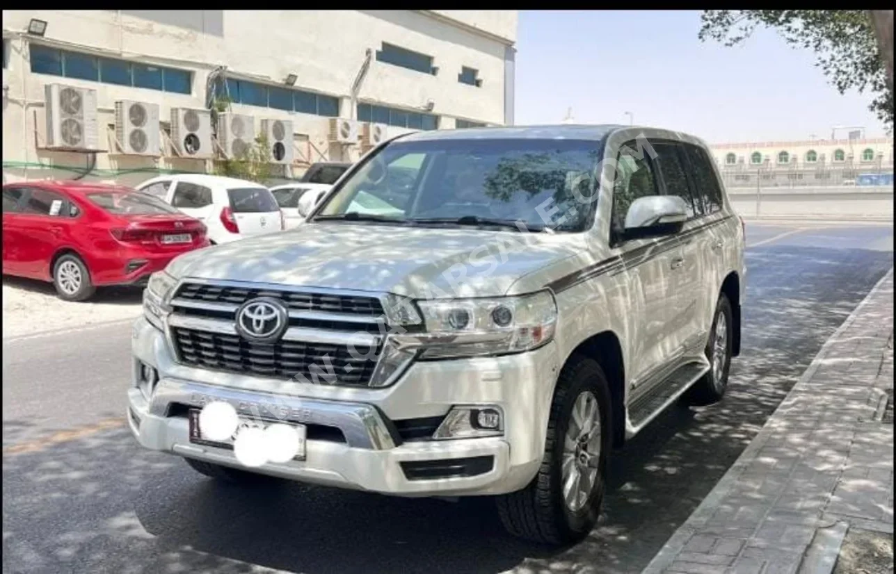 Toyota  Land Cruiser  GXR  2021  Automatic  145,000 Km  6 Cylinder  Four Wheel Drive (4WD)  SUV  White