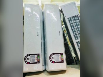 مكيفات الهواء جريي  يشمل التحكم عن بعد  ضمان  مع التسليم  مع التركيب