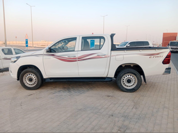 Toyota  Hilux  2020  Automatic  120,000 Km  4 Cylinder  Four Wheel Drive (4WD)  Pick Up  White