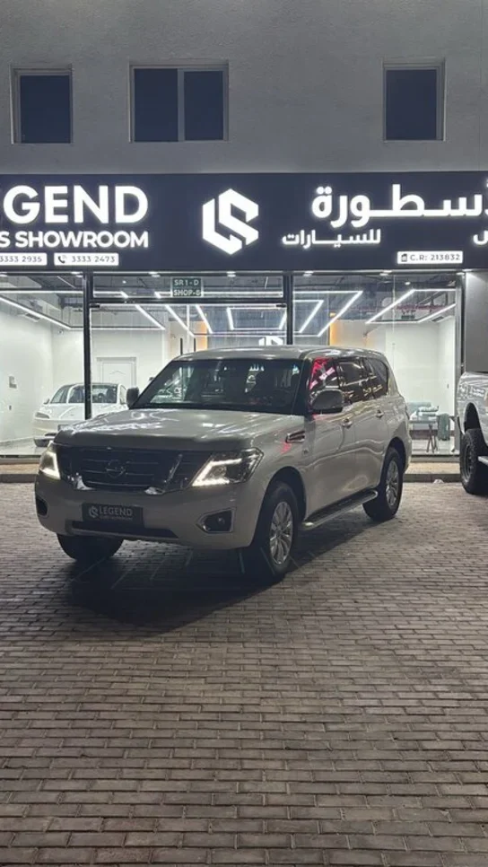 نيسان  باترول  اس اي  2014  اوتوماتيك  195,000 كم  8 سلندر  دفع رباعي  اس يو في  أبيض