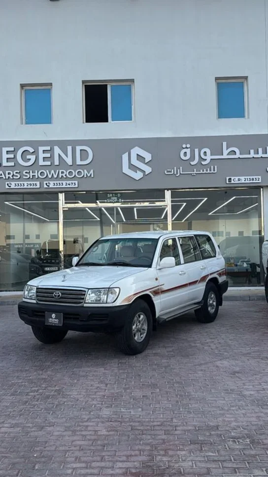 تويوتا  لاند كروزر  جي اكس  2003  اوتوماتيك  213,000 كم  6 سلندر  دفع رباعي  اس يو في  أبيض