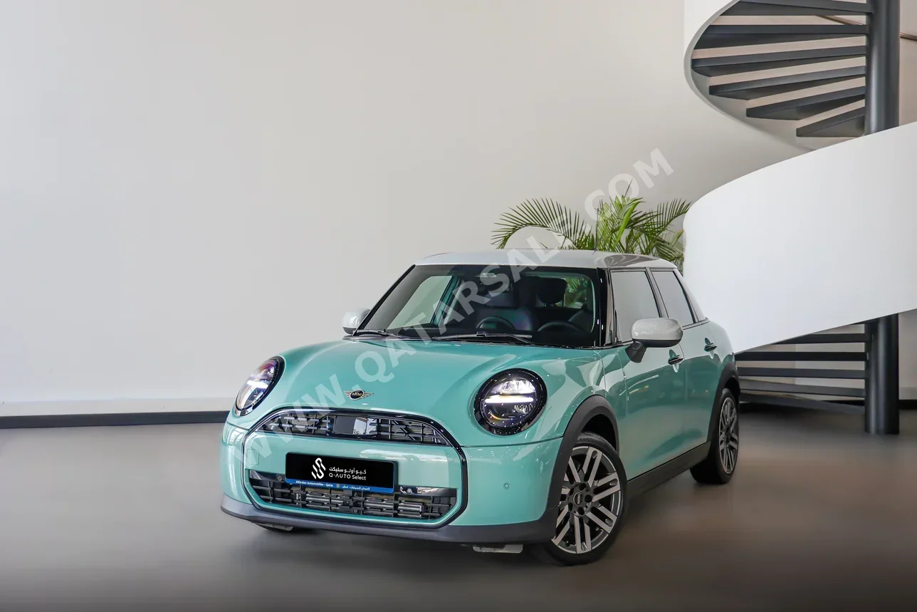 ميني  كوبر  2025  اوتوماتيك  0 كم  3 سلندر  سحب امامي  هاتشباك  اخضر فاتح  تحت الضمان