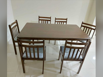 طاولة طعام مع كراسي وبوفيه  - بنى  - قطر  - 6 مقاعد