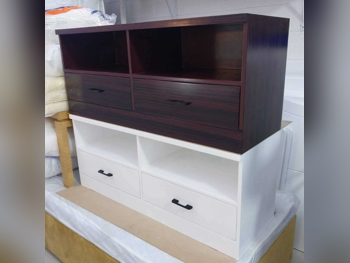 طاولة تلفاز  - متعدد الألوان