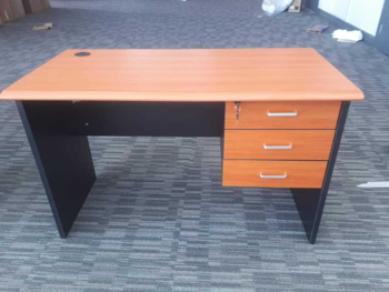 مكاتب وكراسي الأطفال - مكتب الدراسة  - اللون البيج