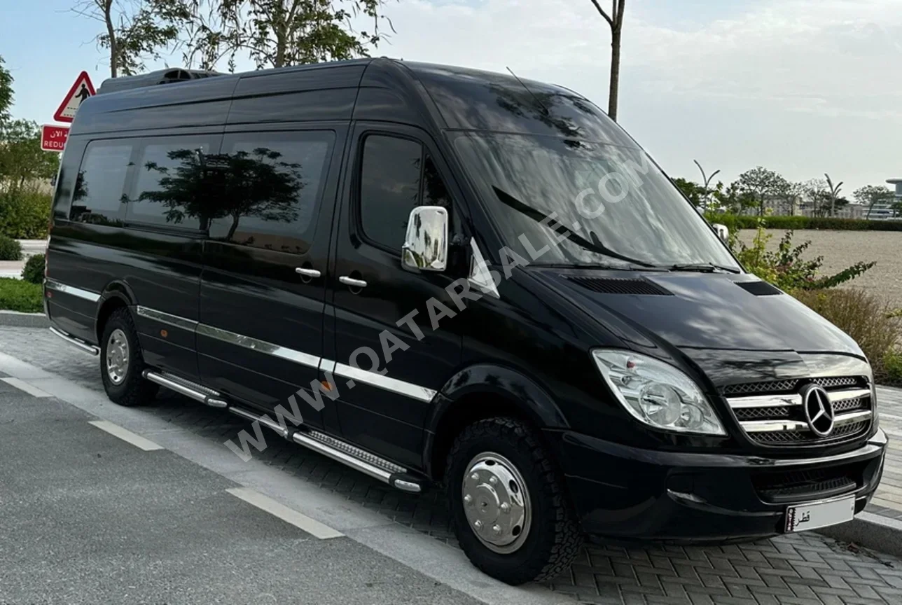 مرسيدس - بنز  سبرينتر  في اي بي  2012  اوتوماتيك  2,000 كم  6 سلندر  دفع رباعي  فان \ باص  أسود