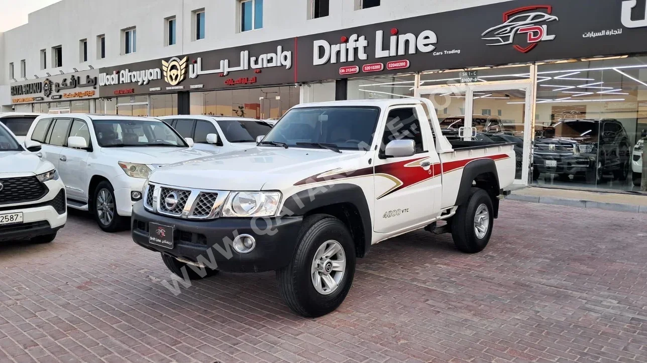 نيسان  بيك أب  2015  عادي  169,000 كم  6 سلندر  دفع خلفي  بيكب  أبيض