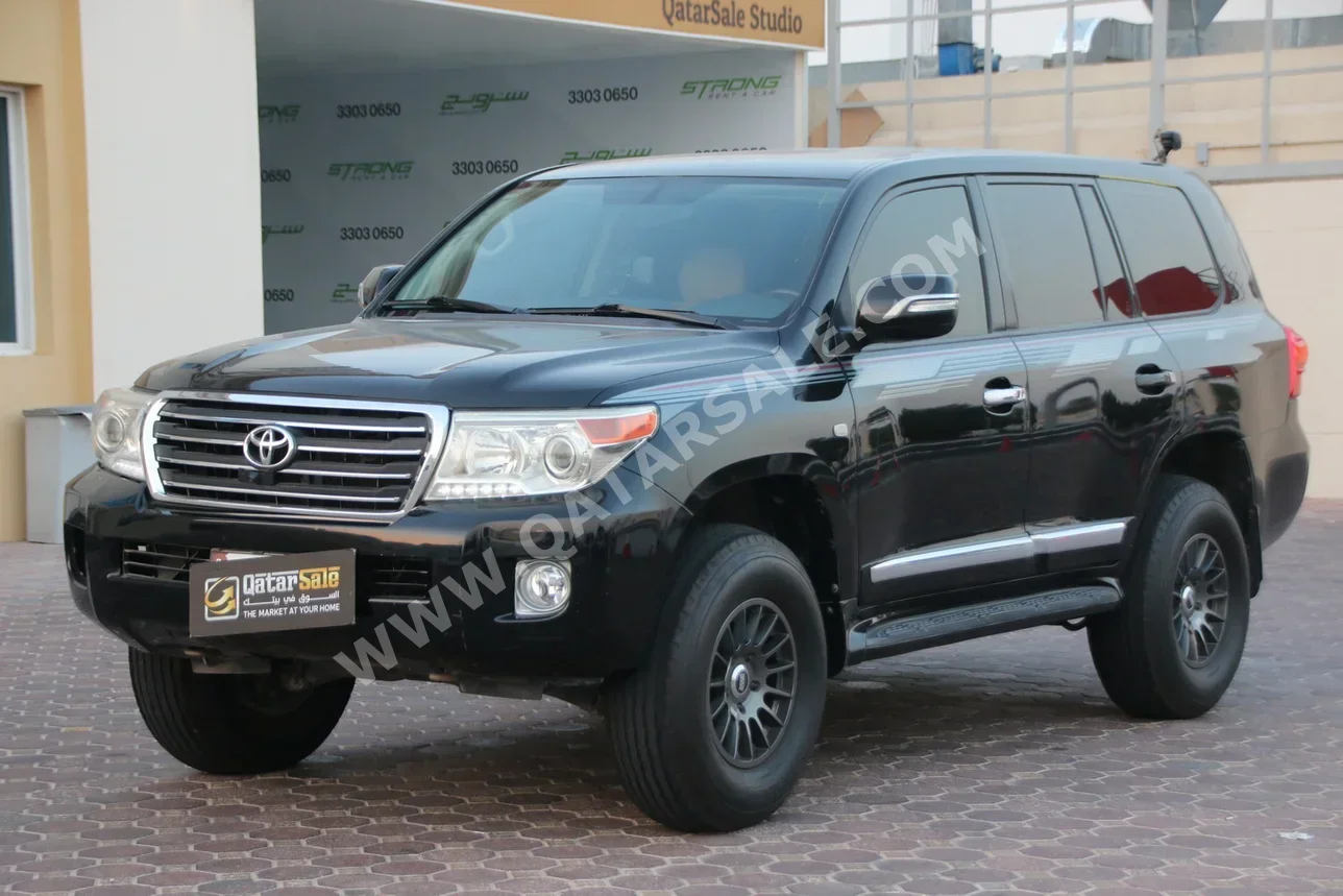 تويوتا  لاند كروزر  جي  2010  اوتوماتيك  180,000 كم  6 سلندر  دفع رباعي  اس يو في  أسود