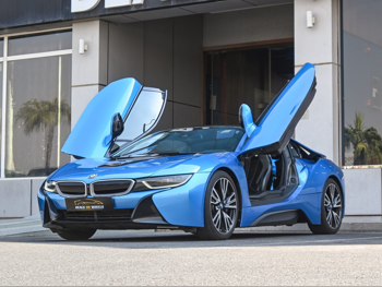 BMW  I-Series  8  2016  Automatic  72,000 Km  3 Cylinder  Rear Wheel Drive (RWD)  Coupe / Sport  Blue