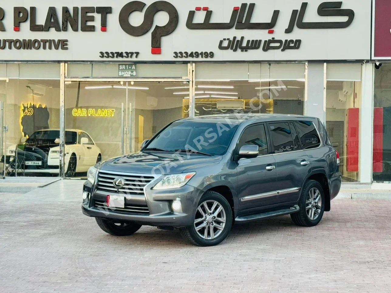 Lexus  LX  570  2014  Automatic  157,000 Km  8 Cylinder  Four Wheel Drive (4WD)  SUV  Gray