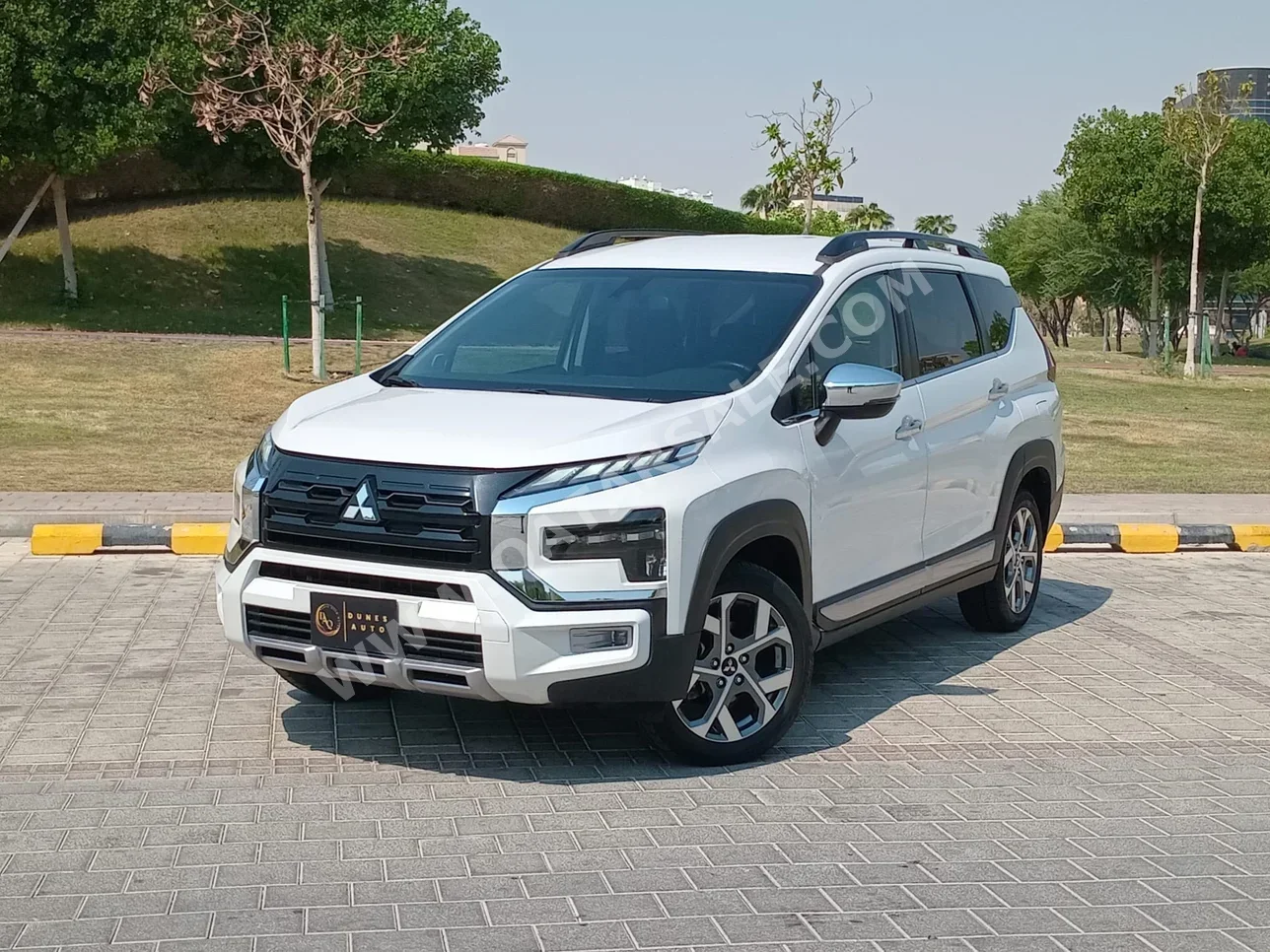 Mitsubishi  Xpander  Cross  2024  Automatic  11,000 Km  4 Cylinder  Front Wheel Drive (FWD)  SUV  White  With Warranty