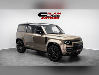 Land Rover  Defender  Octa  2025  Automatic  34 Km  8 Cylinder  All Wheel Drive (AWD)  SUV  Gold