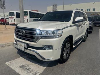 تويوتا  لاند كروزر  في اكس أس  2016  اوتوماتيك  112,000 كم  8 سلندر  دفع رباعي  اس يو في  أبيض