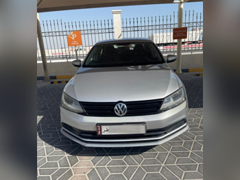 Volkswagen  Jetta  2016  Automatic  190,000 Km  4 Cylinder  Classic  Silver