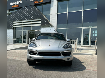 بورش  كيان  اس  2012  اوتوماتيك  161,000 كم  8 سلندر  دفع رباعي  اس يو في  رمادي فاتح