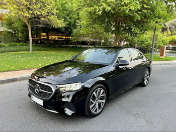 مرسيدس - بنز  اي - كلاس  200  2024  اوتوماتيك  30,000 كم  4 سلندر  دفع خلفي  سيدان  أسود  تحت الضمان