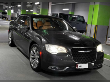 Chrysler  300C  2016  Automatic  102,000 Km  8 Cylinder  Rear Wheel Drive (RWD)  Sedan  Gray