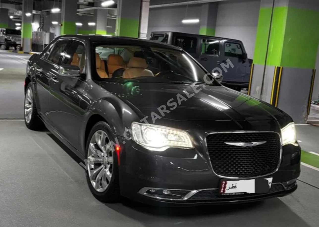 كرايسلر  300C  2016  اوتوماتيك  102,000 كم  8 سلندر  دفع خلفي  سيدان  رمادي