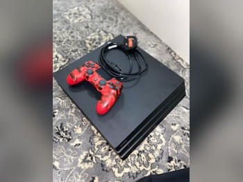 Video Games Consoles - Sony  - PlayStation 4 Pro  - 1 TB  -Included Controllers: 1