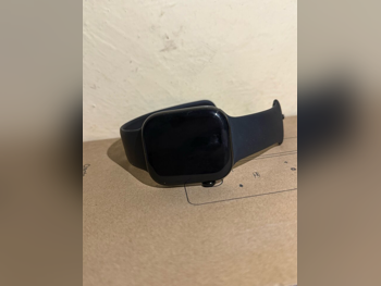 ساعات ذكية - ابل  سيريس 10  - متوافق مع أي او اس  - أسود  -- مقاوم المياه