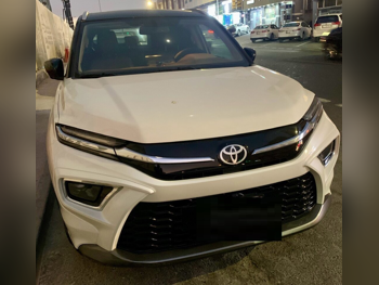 Toyota  Urban Cruiser  2024  Automatic  16,500 Km  4 Cylinder  Front Wheel Drive (FWD)  Hatchback  White  With Warranty