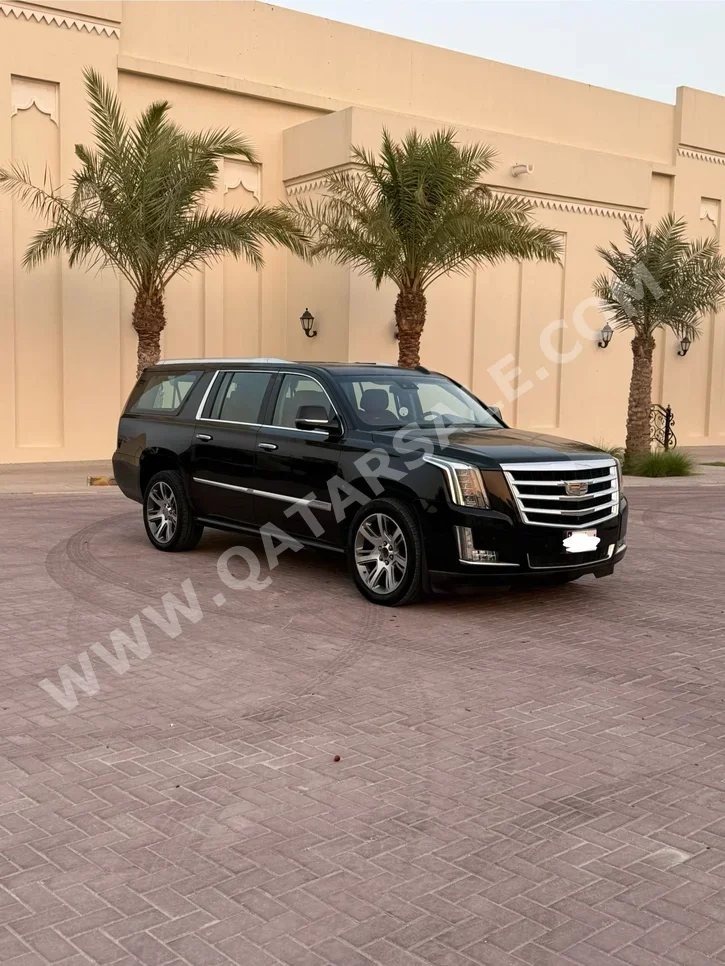 كاديلاك  اسكيليد  2016  اوتوماتيك  200,000 كم  8 سلندر  دفع رباعي  اس يو في  أسود