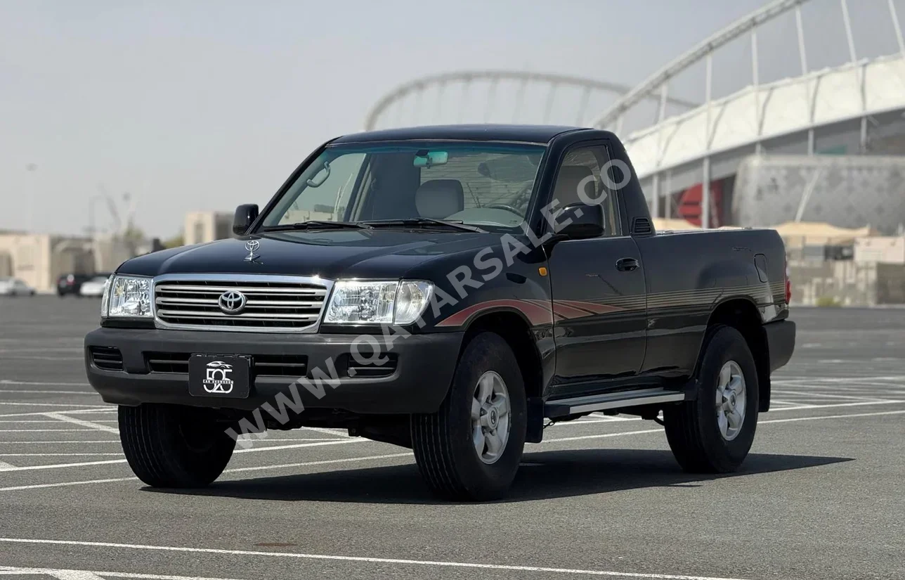تويوتا  لاند كروزر  جي اكس  2000  عادي  162,000 كم  6 سلندر  دفع رباعي  اس يو في  أسود