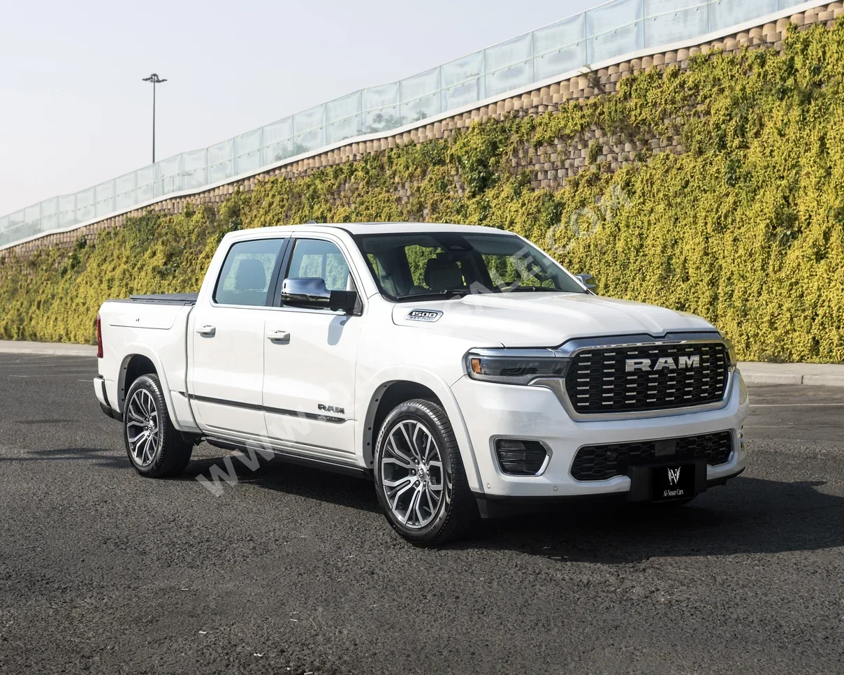 دودج  رام  تنكستين  2025  اوتوماتيك  4,000 كم  6 سلندر  دفع رباعي  بيكب  أبيض  تحت الضمان