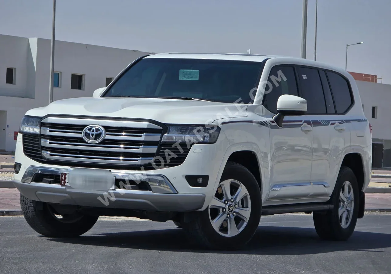 تويوتا  لاند كروزر  جي اكس ار توين توربو  2025  اوتوماتيك  35,000 كم  6 سلندر  دفع رباعي  اس يو في  أبيض  تحت الضمان