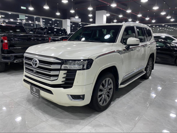 تويوتا  لاند كروزر  جي اكس ار توين توربو  2023  اوتوماتيك  124,000 كم  6 سلندر  دفع رباعي  اس يو في  أبيض