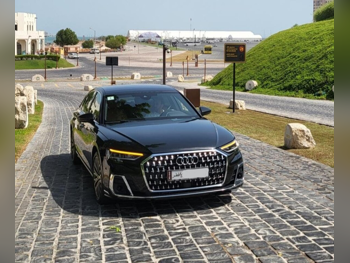 اودي  اي 8 ال  6 سلندر  سيدان  أسود  2025