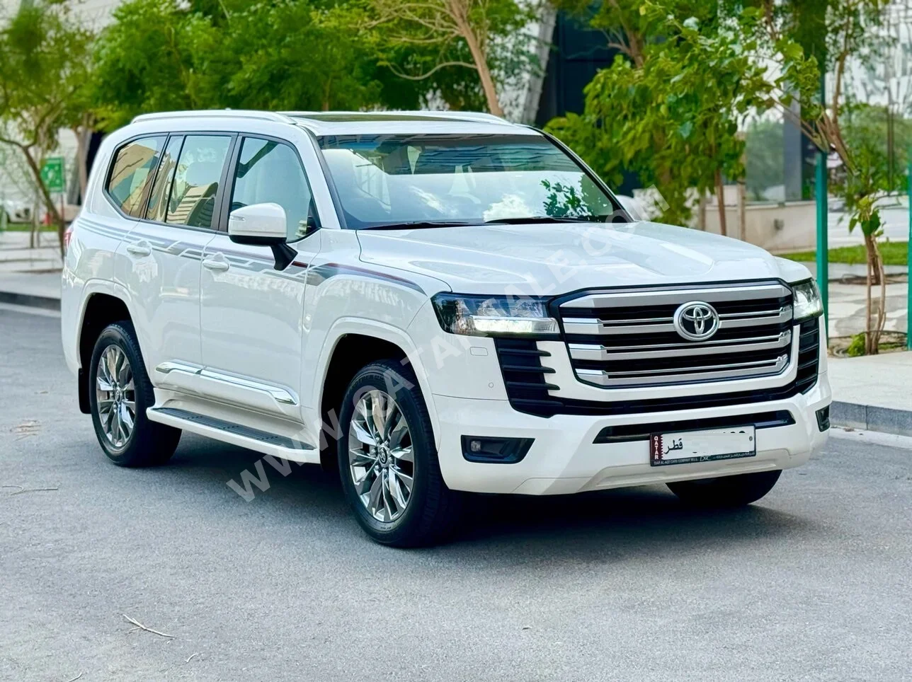 Toyota  Land Cruiser  GXR Twin Turbo  2023  Automatic  19,000 Km  6 Cylinder  Four Wheel Drive (4WD)  SUV  White  With Warranty
