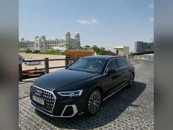 اودي  اي 8 ال  6 سلندر  سيدان  أسود  2025