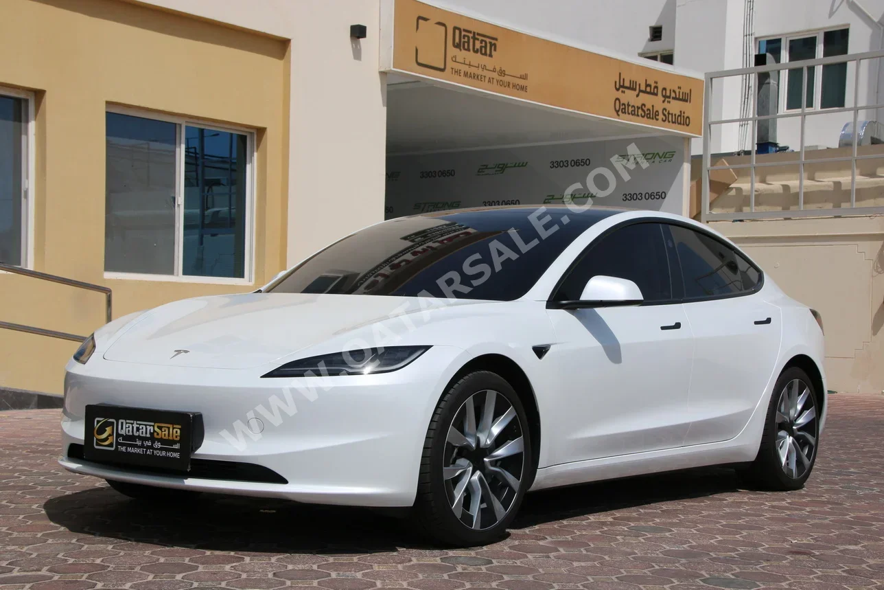 تسلا  مودل 3  2025  اوتوماتيك  7,000 كم  0 سلندر  دفع كلي مستمر  سيدان  أبيض  تحت الضمان