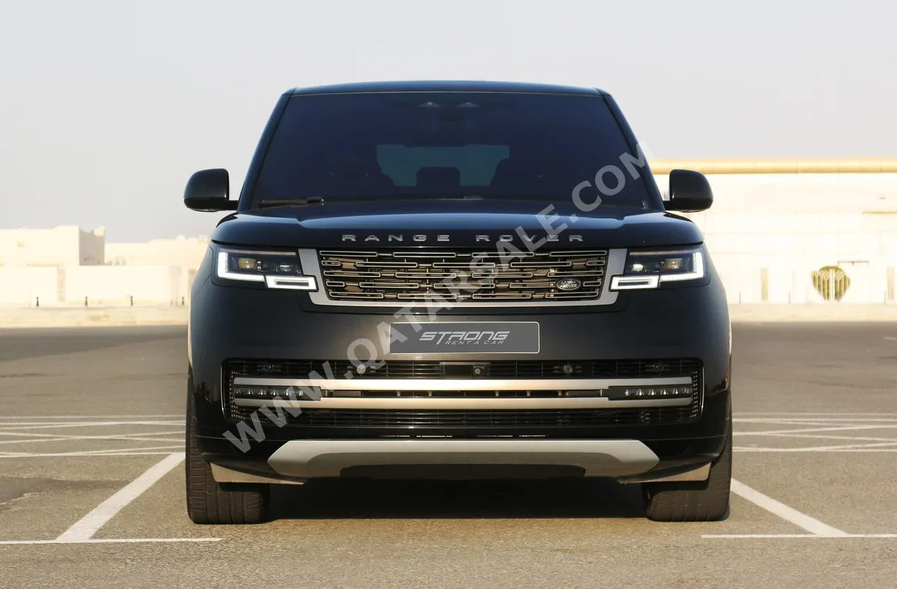 لاند روفر  رنج روفر فوج  8 سلندر  إس يو في 4 في 4  أسود  2023