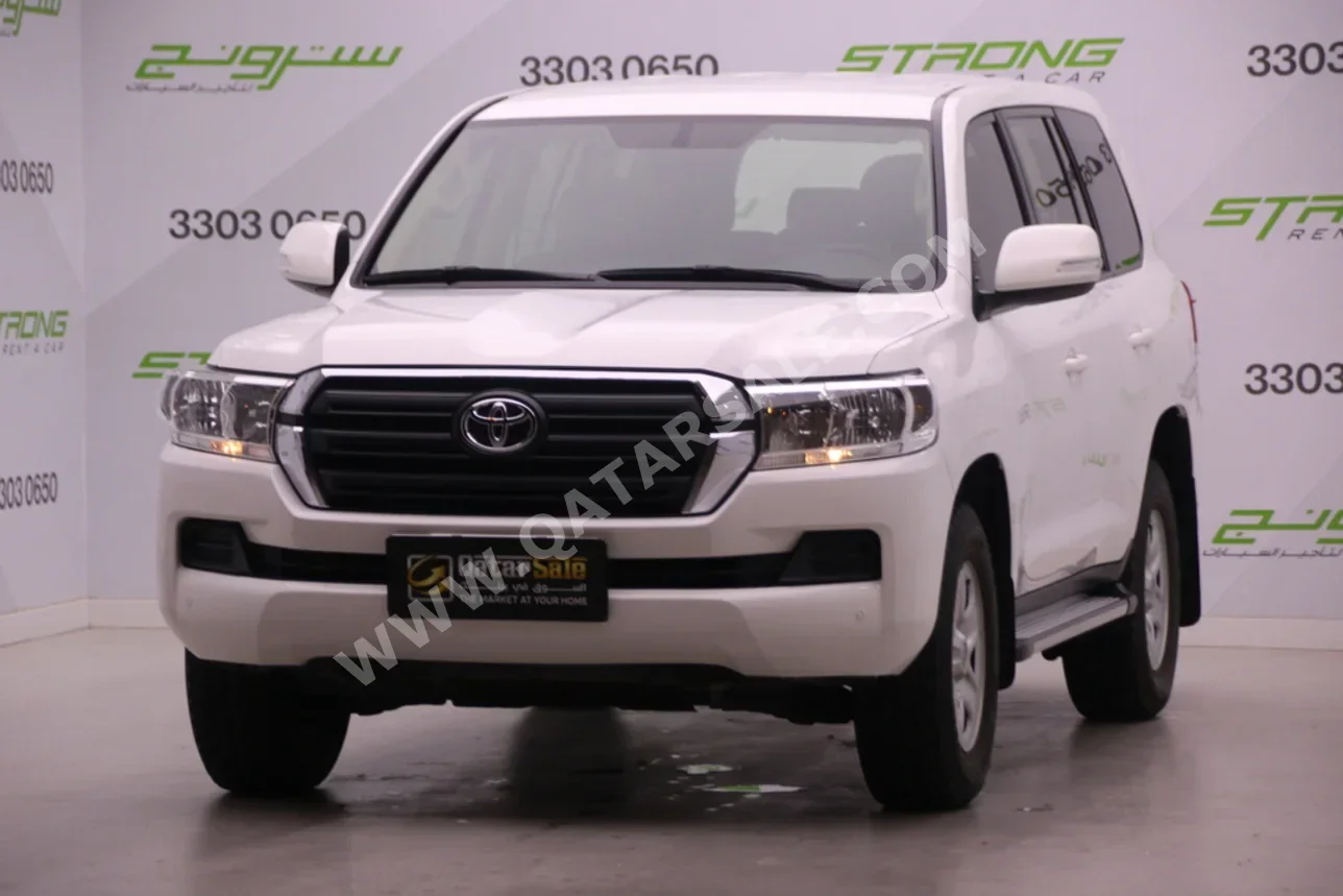 تويوتا  لاند كروزر  جي  2017  اوتوماتيك  85,000 كم  6 سلندر  دفع رباعي  اس يو في  أبيض