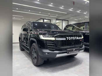 تويوتا  لاند كروزر  جي ار سبورت توين تيربو  2022  اوتوماتيك  87,000 كم  6 سلندر  دفع رباعي  اس يو في  أسود  تحت الضمان