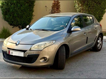 رينو  ميغان  2011  اوتوماتيك  71,000 كم  4 سلندر  هاتشباك  بيج